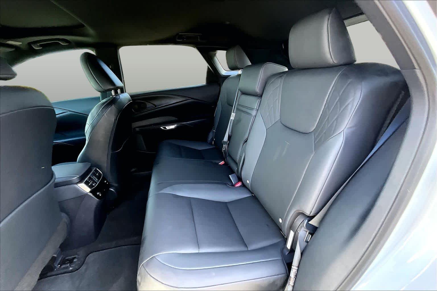 2026 Lexus RX 350 - Photo 21