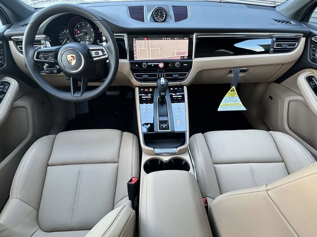 2026 Porsche Macan - Photo 14