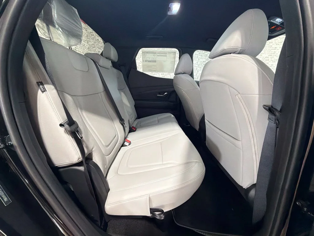 New 2027 Phantom Black Hyundai SE image 14