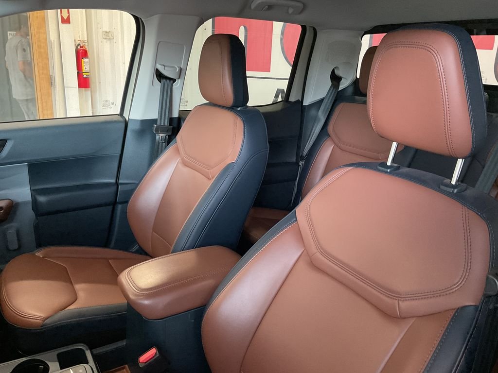 Used 2024 Beige Ford Lariat image 17