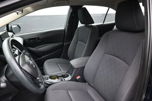 2025 Toyota Corolla LE - Photo 16