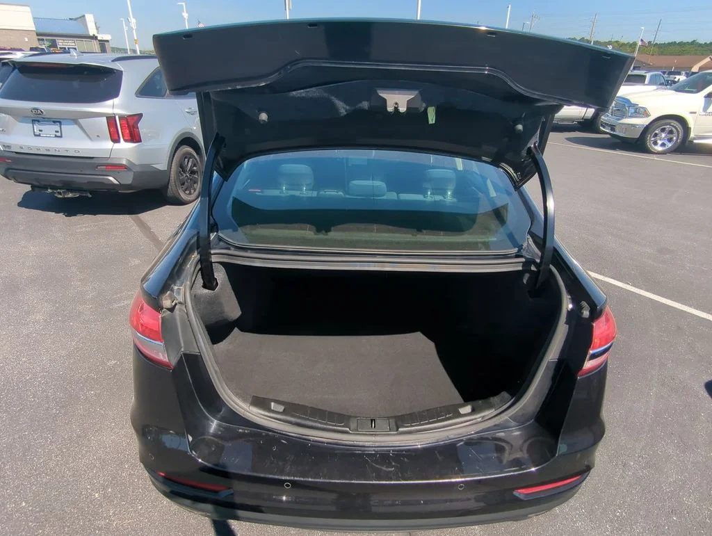 Used 2020 Black Ford SE image 23