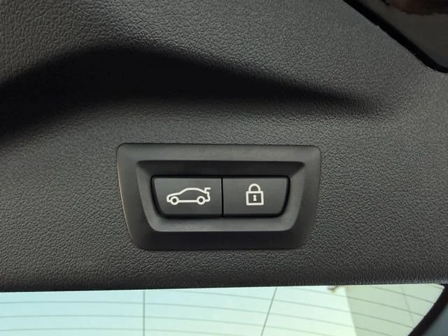 Used 2022 Black BMW M50i image 37
