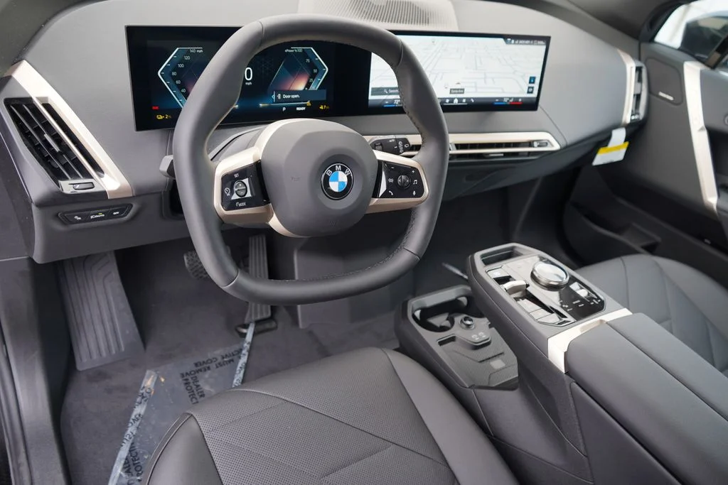 2026 BMW iX 45 - Photo 12