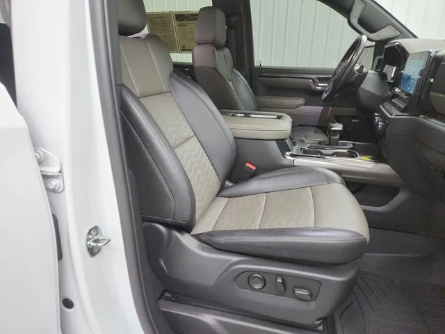 Used 2022 White Chevrolet ZR2 image 40