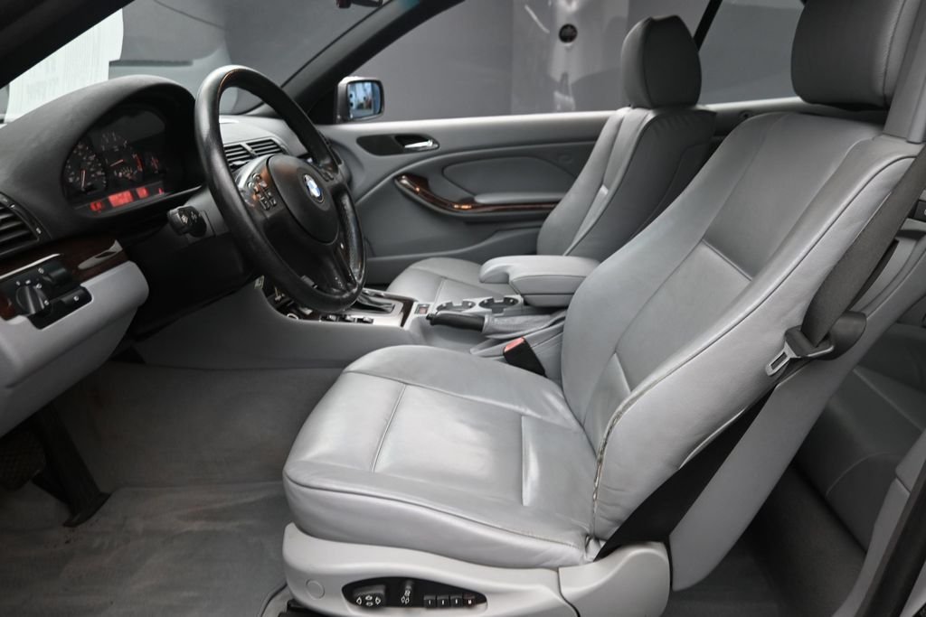 Used 2001 Silver BMW 325Ci image 12