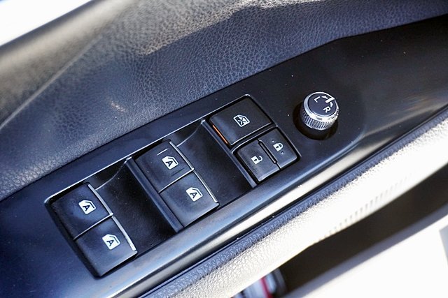 Used 2019 Beige Toyota XSE V6 image 33