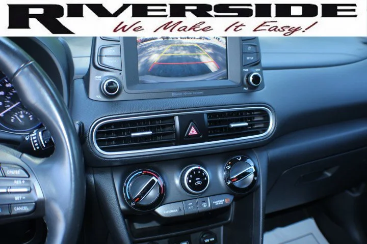 Used 2021 Sonic Silver Hyundai SEL image 12