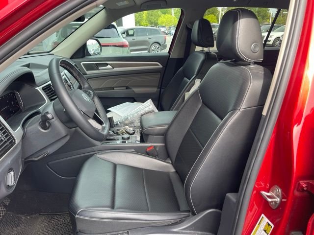 Used 2022 Red Volkswagen SEL image 7