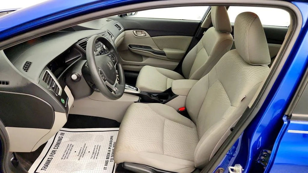 Used 2015 Dyno Blue Pearl Honda 4dr CVT LX image 19
