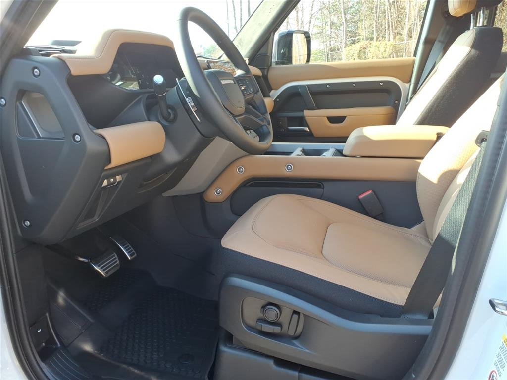 2026 Land Rover Defender V8 - Photo 17