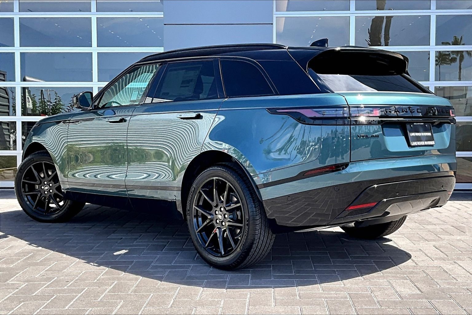 New 2026 Giola Green Land Rover Dynamic SE image 3