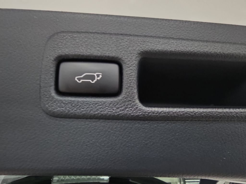 Used 2017 White Lexus 200t image 16