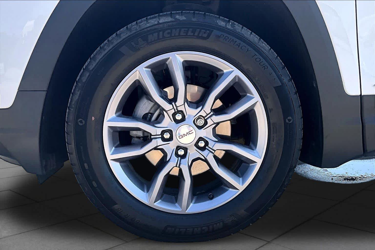 2024 GMC Terrain SLT - Photo 9