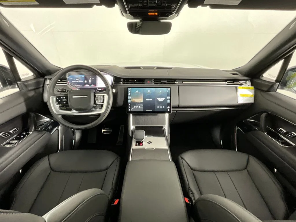 New 2026 Fuji White Land Rover SE 7 Seats image 4