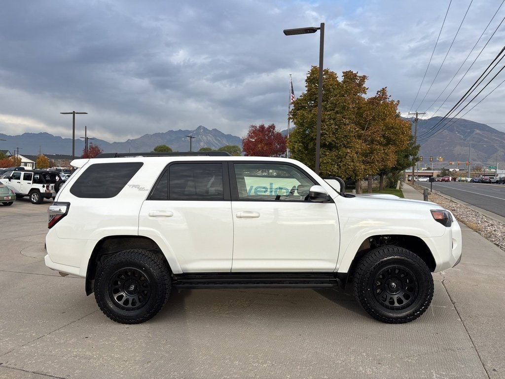 2024 Toyota 4Runner TRD Off-Road photo 3