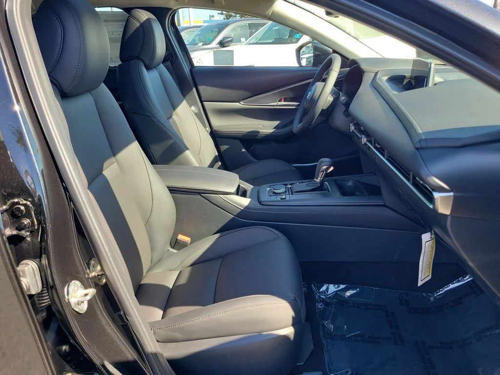 2026 Mazda CX-30 Premium - Photo 16