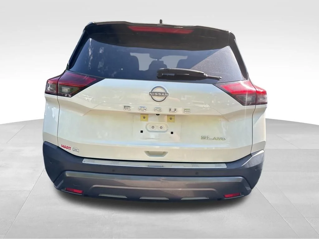 Used 2023 White Nissan SL image 12