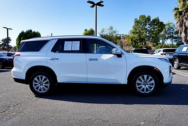 Used 2025 White Hyundai SEL image 6