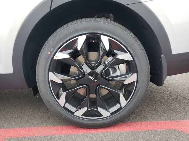 New 2026 Ivory Kia EX image 10