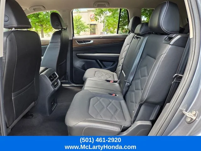 Used 2024 Gray Volkswagen 2.0T SE w/Technology image 10