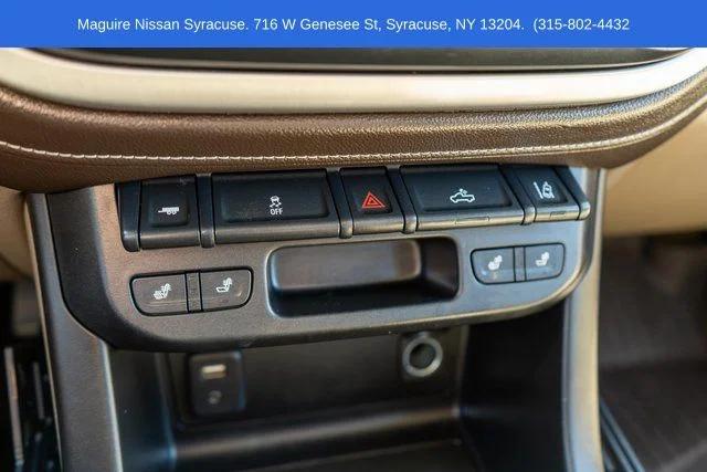 Used 2016 Green GMC SLT image 32