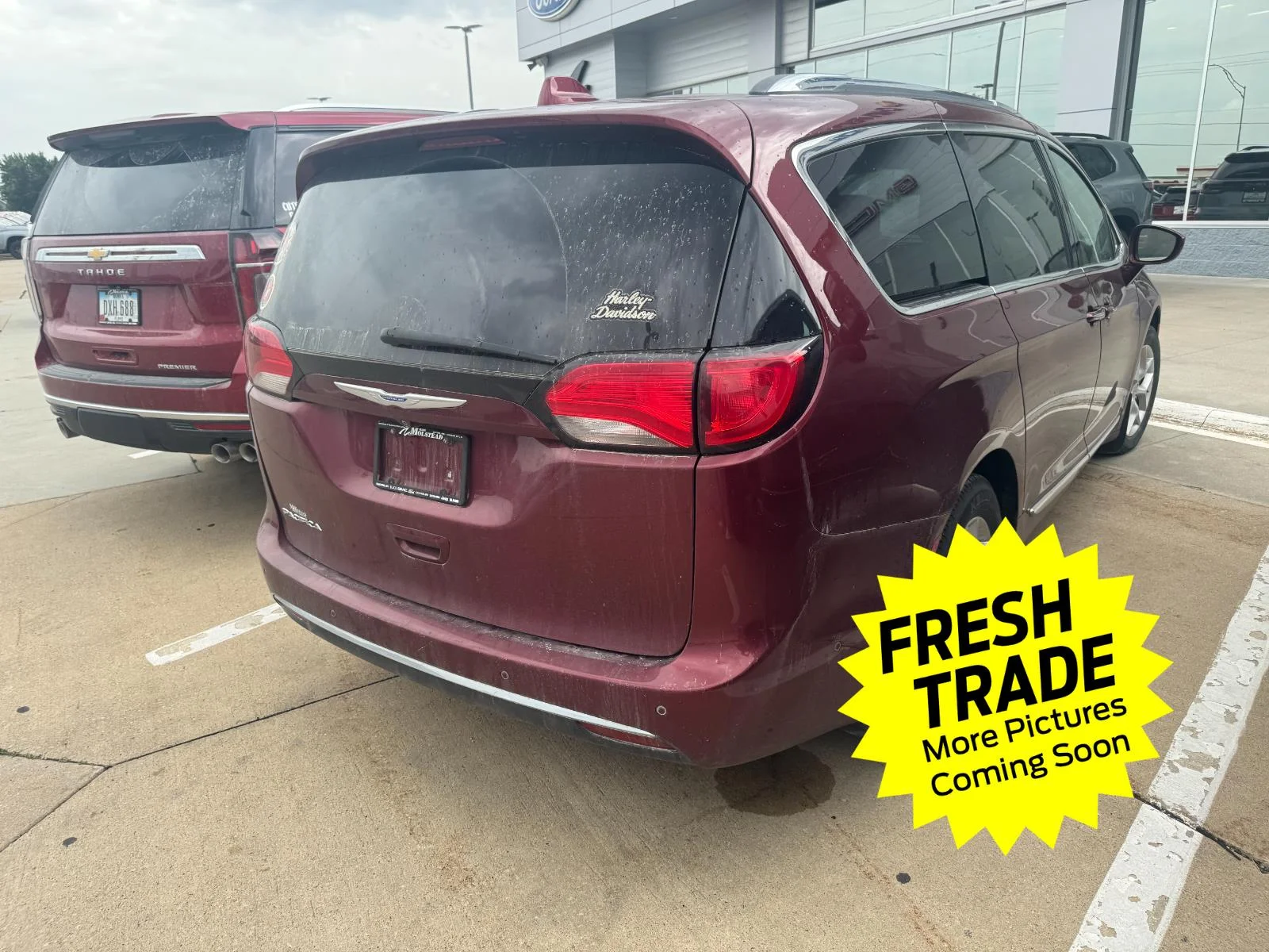 Used 2018 Velvet Red Pearlcoat Chrysler Touring L Plus image 4