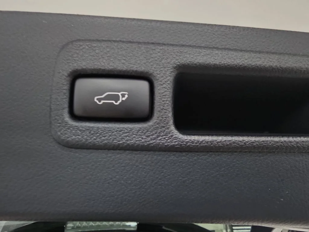 Used 2017 White Lexus 200t image 16