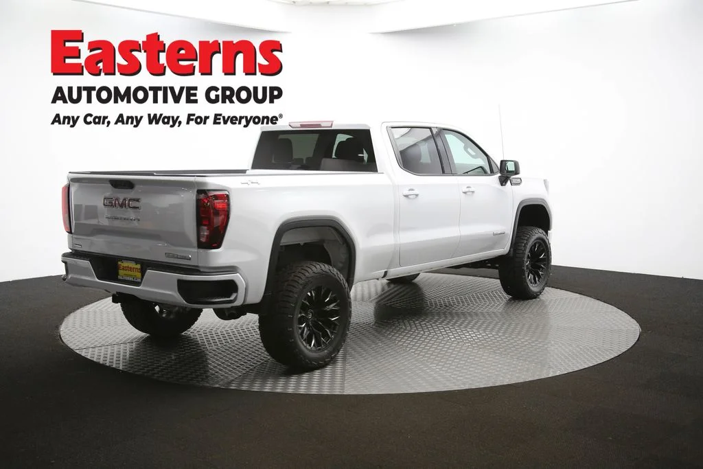 Used 2025 White GMC Elevation image 39