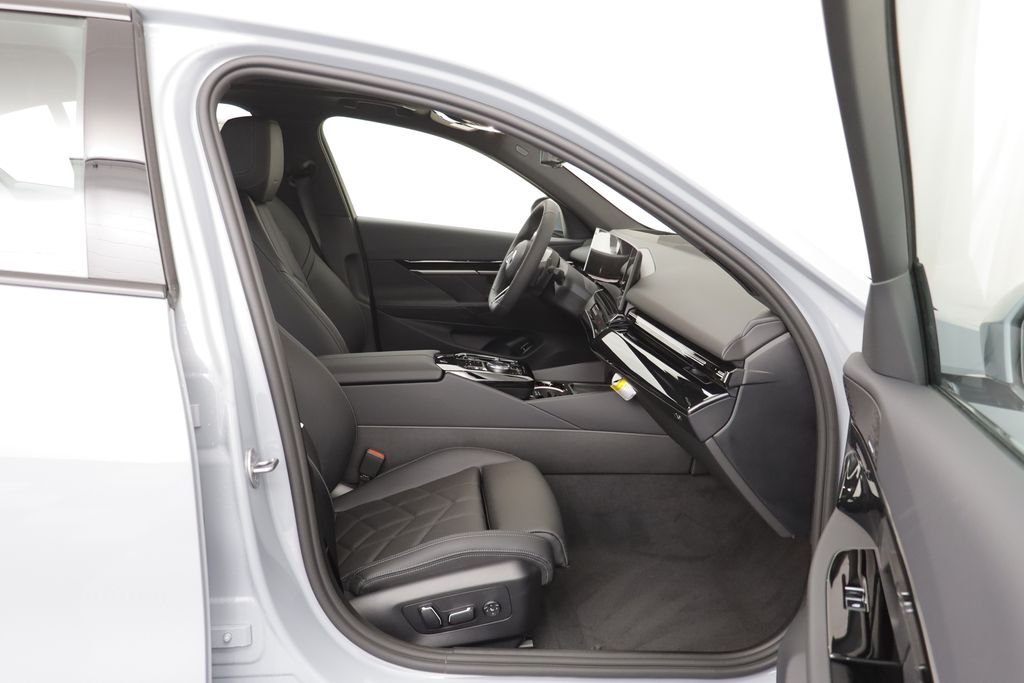 New 2026 Brooklyn Grey Metallic BMW 530i xDrive image 20