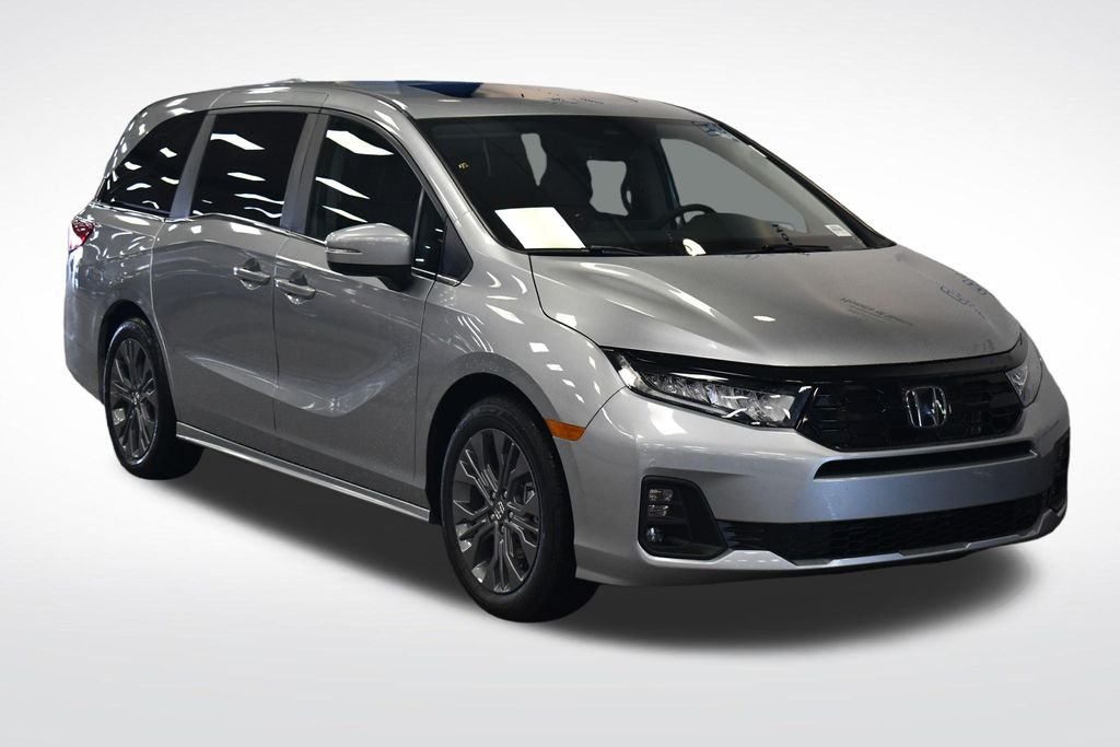 New 2026 Sonic Gray Pearl Honda Touring image 3