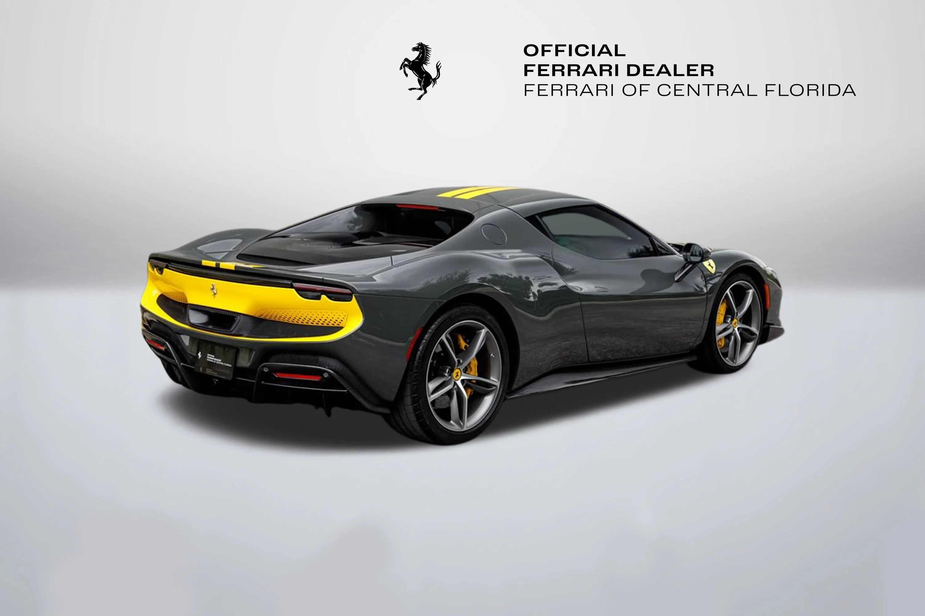 Used 2022 Grigio Scuro Ferrari  image 5