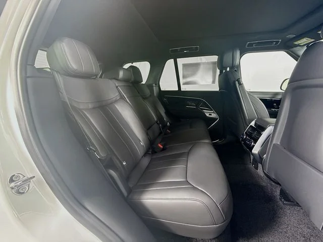 New 2026 Fuji White Land Rover SE image 29
