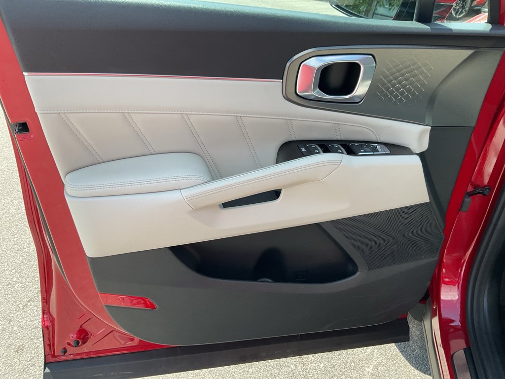 Used 2022 Runway Red Kia SX image 21