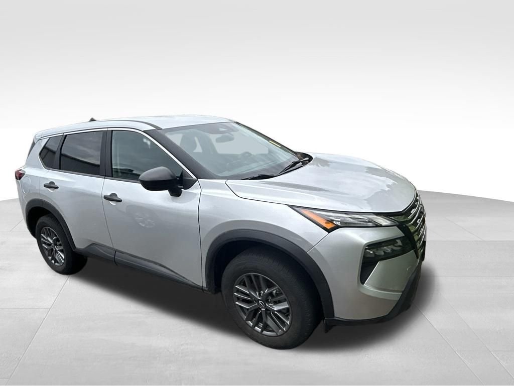 Used 2024 Silver Nissan S image 7