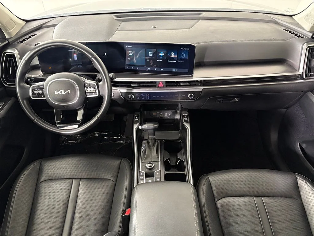 Used 2024 Black Kia S image 34