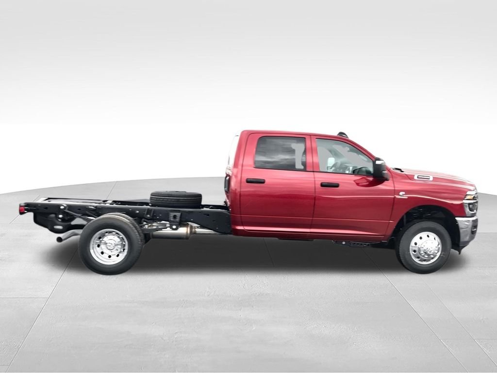 2026 RAM 3500 Chassis Tradesman - Photo 9