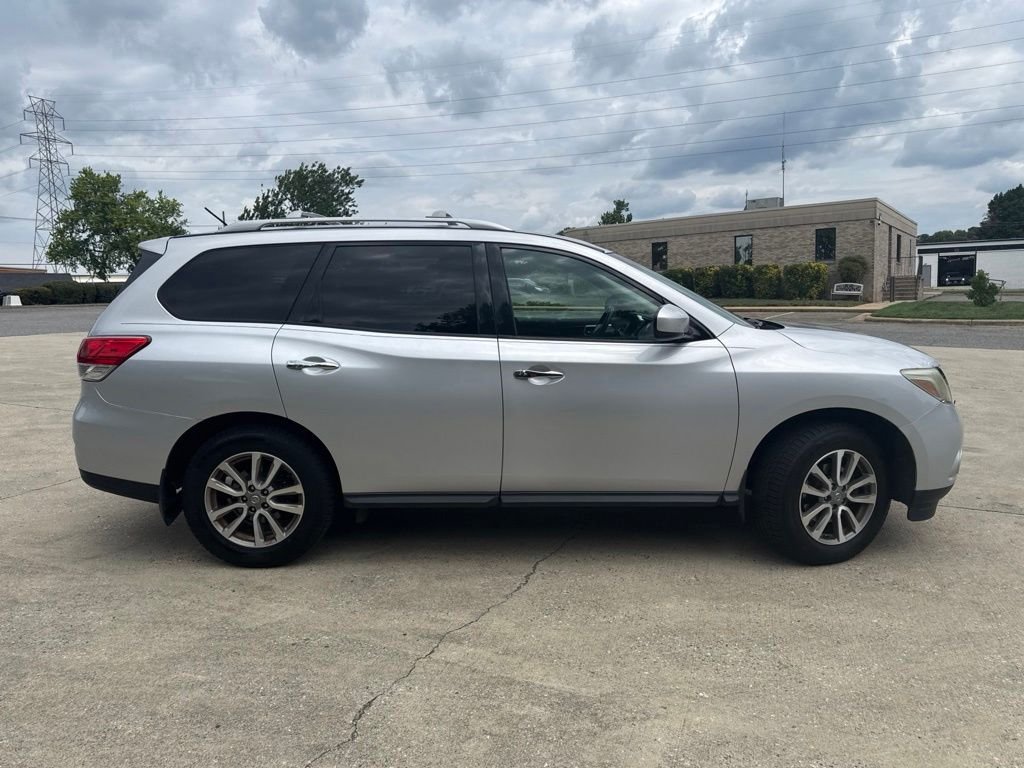 Used 2013 Silver Nissan SV image 7