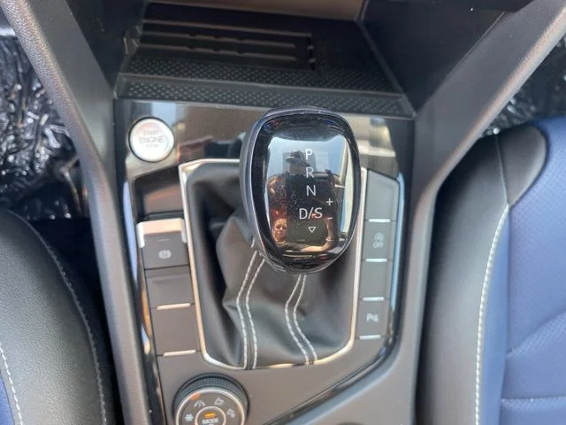 2025 Volkswagen Taos SEL - Photo 38