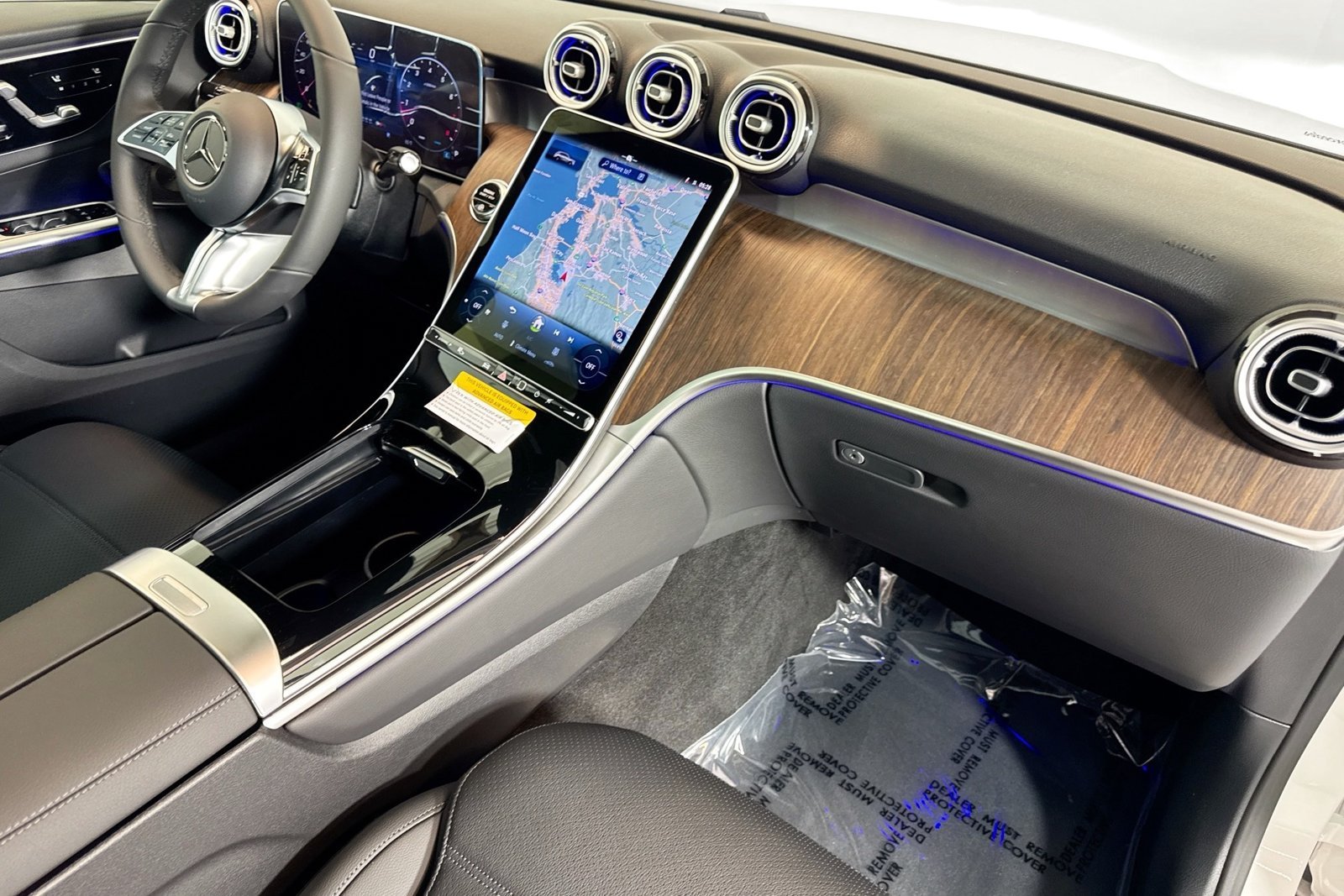 New 2026 Polar White Mercedes-Benz GLC 300 image 27