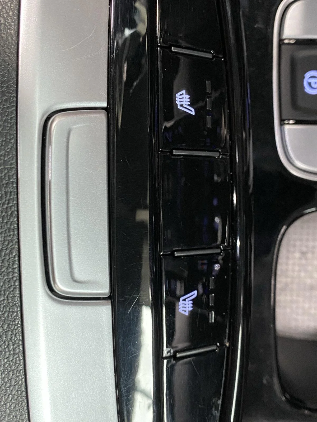 Used 2022 Ice White Hyundai SEL Premium image 27