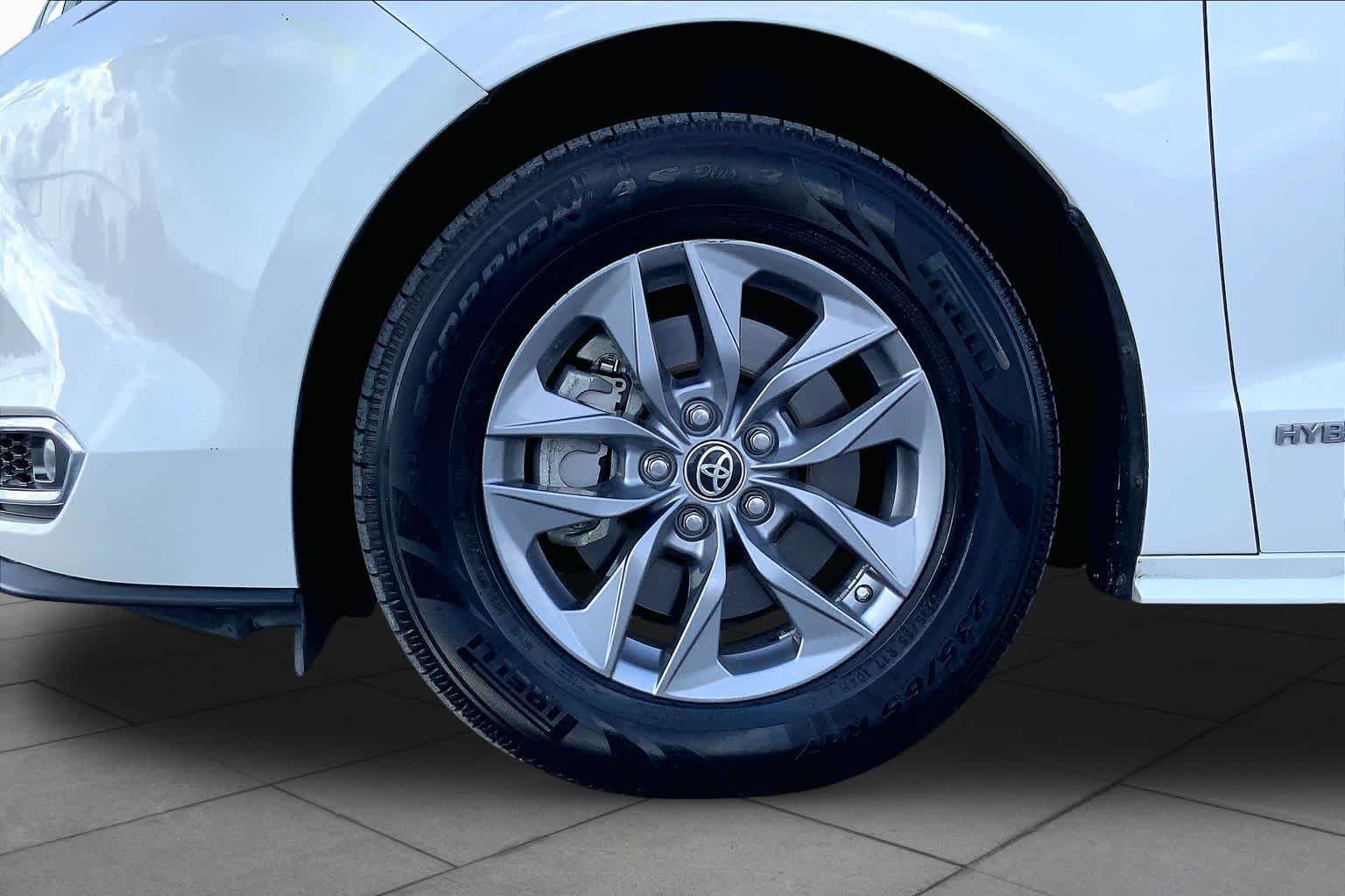Used 2021 Blizzard Pearl Toyota XLE image 11