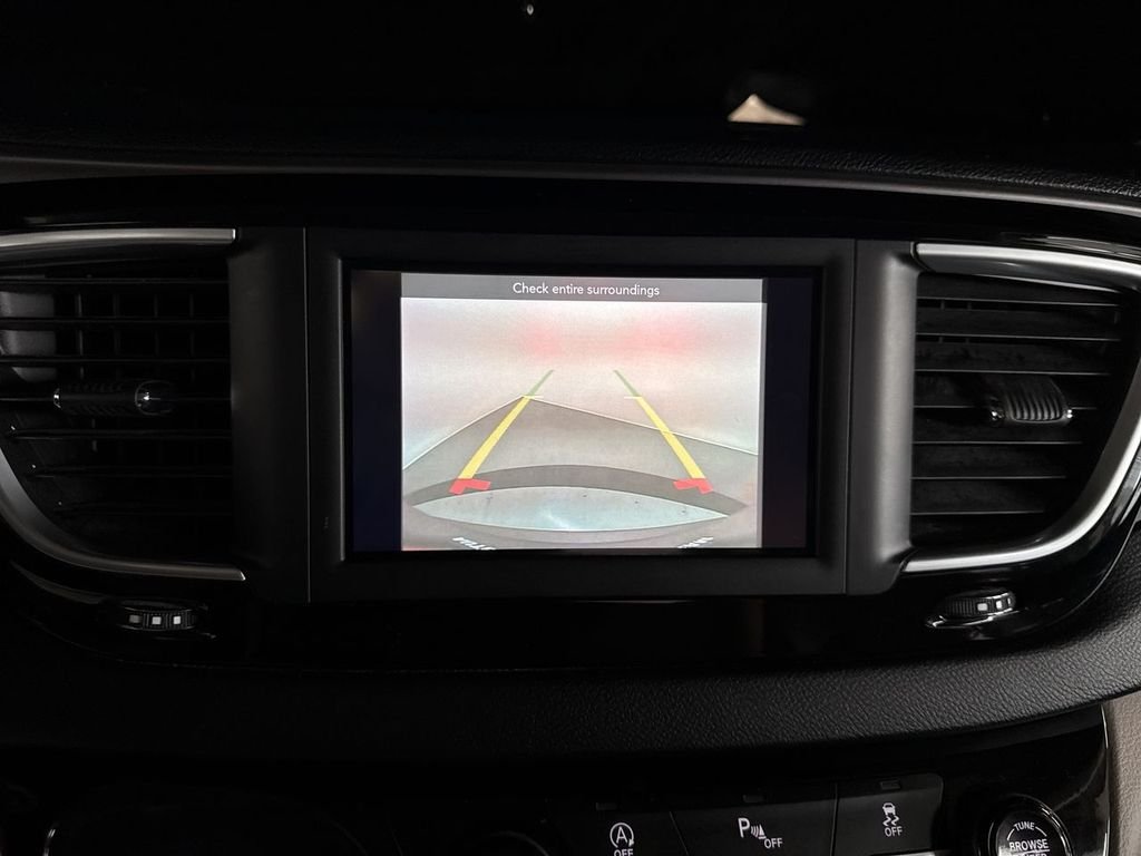 Used 2020 Crystal Metallic Chrysler Touring L image 29