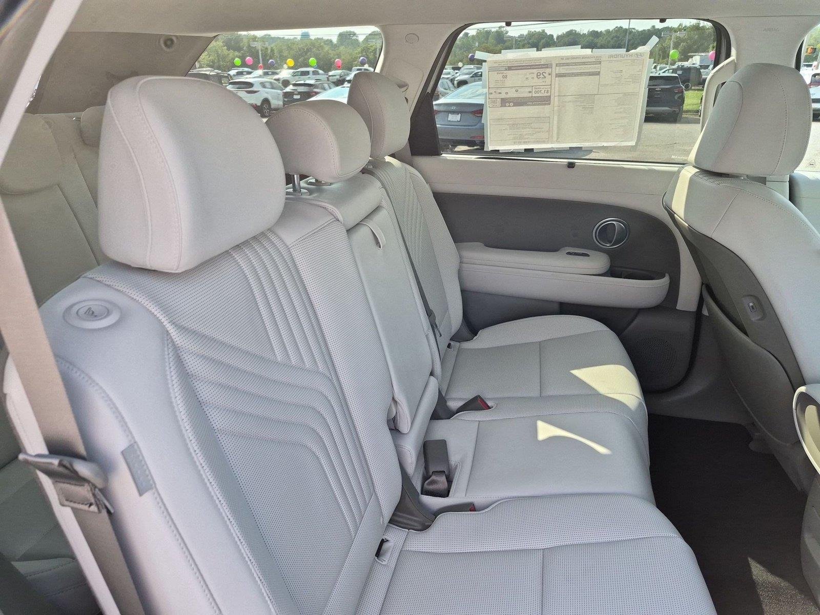 Used 2026 Typhoon Silver Metallic Hyundai SEL 8P image 36