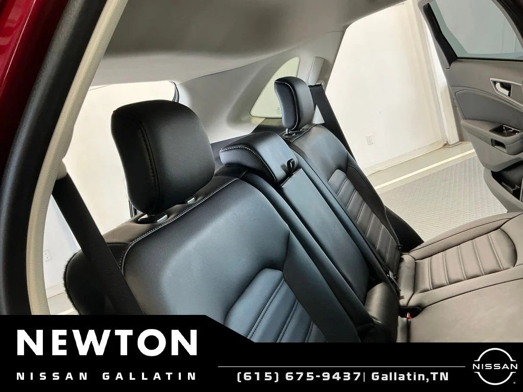 Used 2019 Ruby Red Metallic Ford SEL image 18