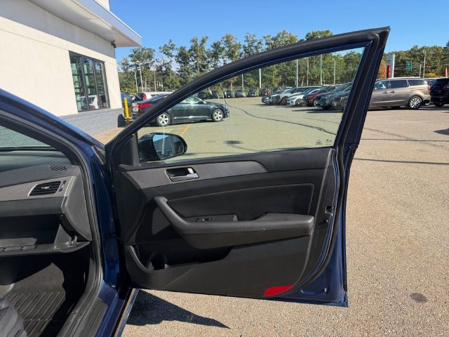 Used 2018 Blue Hyundai Sport 2.0T image 32