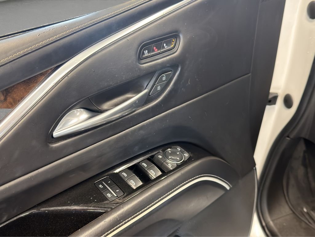 Used 2022 White Cadillac Sport Platinum image 12