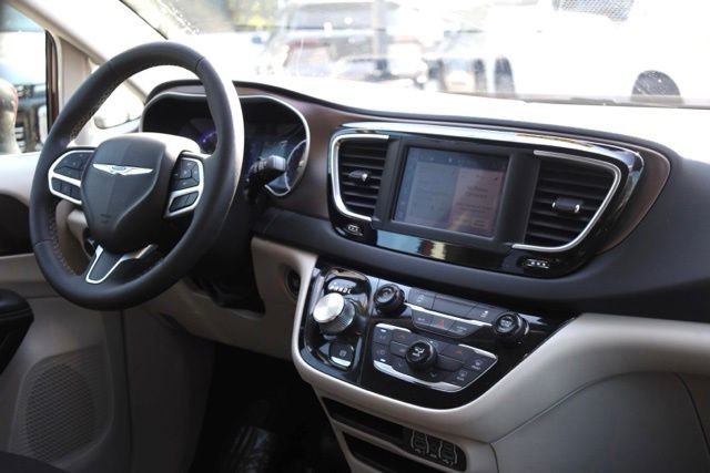 Used 2023 Red Chrysler LX image 37