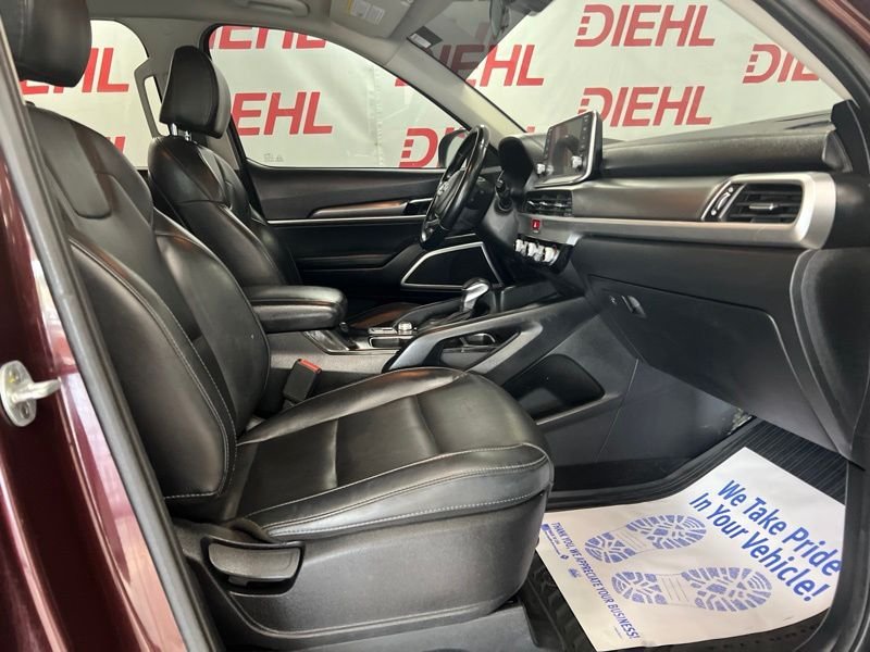 Used 2020 Purple Kia LX image 12