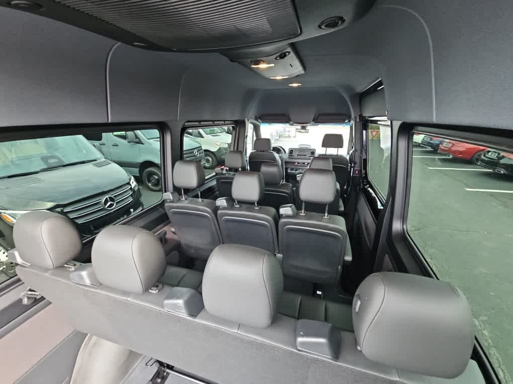 Used 2025 Jet Black Mercedes-Benz  image 8
